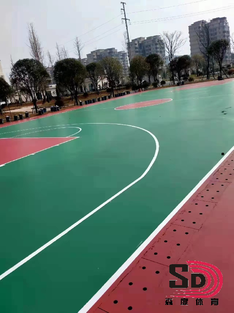 硅PU球場為什么會變色